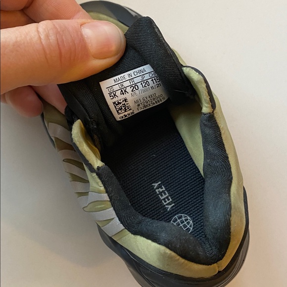 adidas Yeezy Boost 700 MNVN - Picture 5 of 16